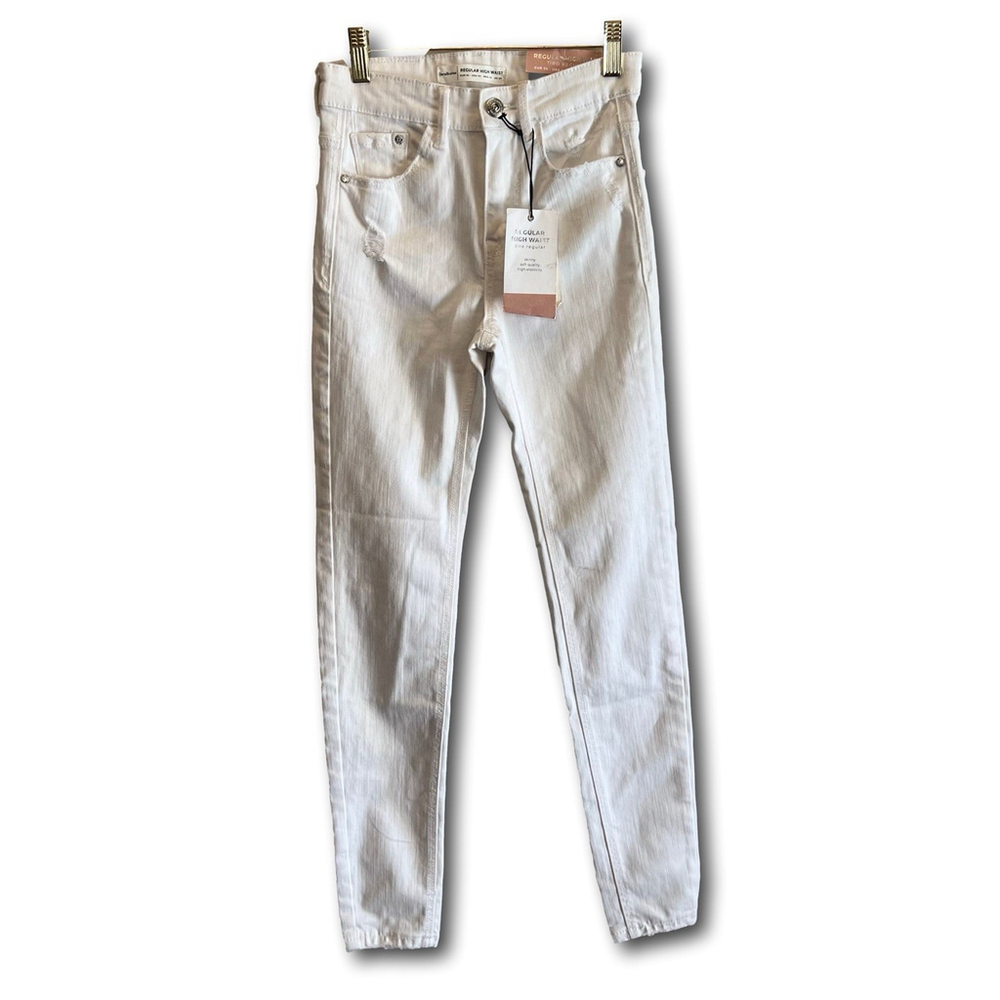 Stradivarius Slim Fit Denim White Regular High Waist Jeans Size 2 Distressed NWT